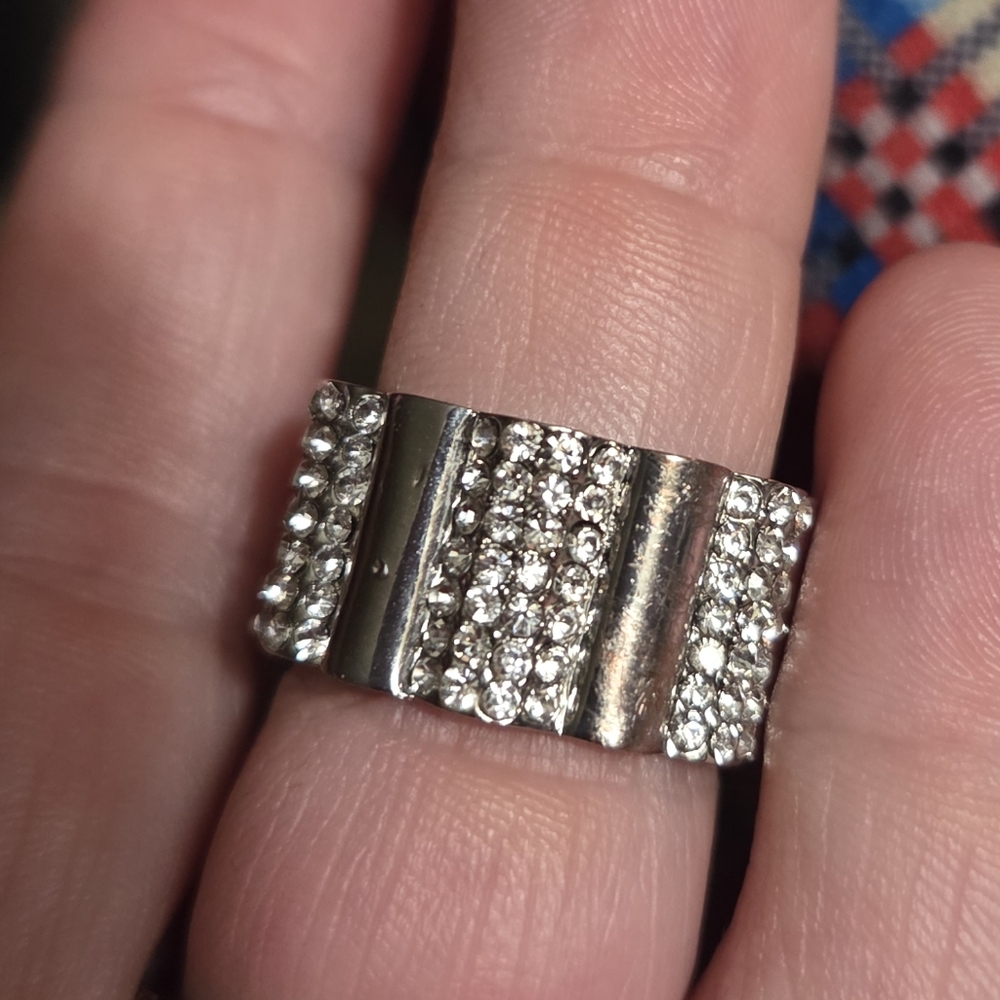 Silver Rhinestone Ring Size 7 - Picture 2 of 5